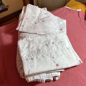 Set of twin bed sheets
